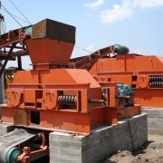 如何選擇對(duì)輥破碎設(shè)備的軸承